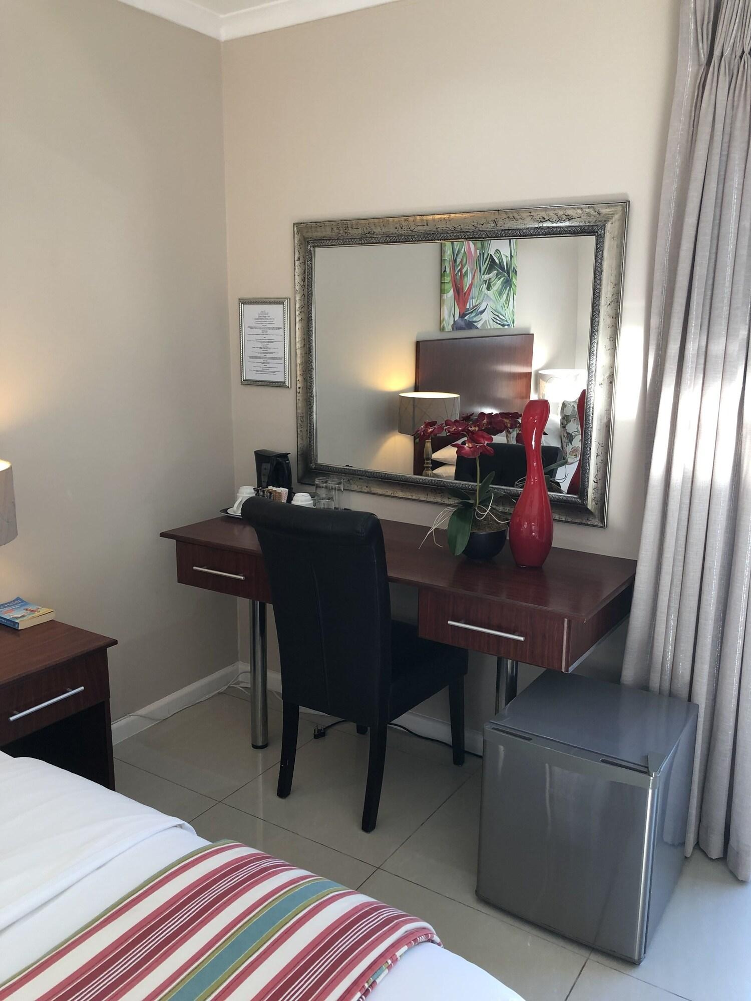 Le Blue Guesthouse Порт Елизабет Екстериор снимка