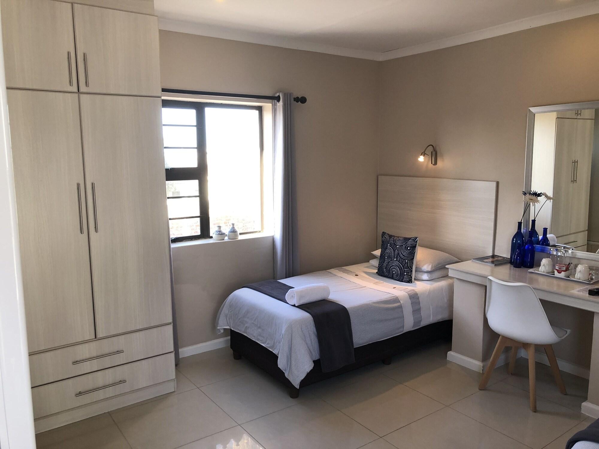 Le Blue Guesthouse Порт Елизабет Екстериор снимка